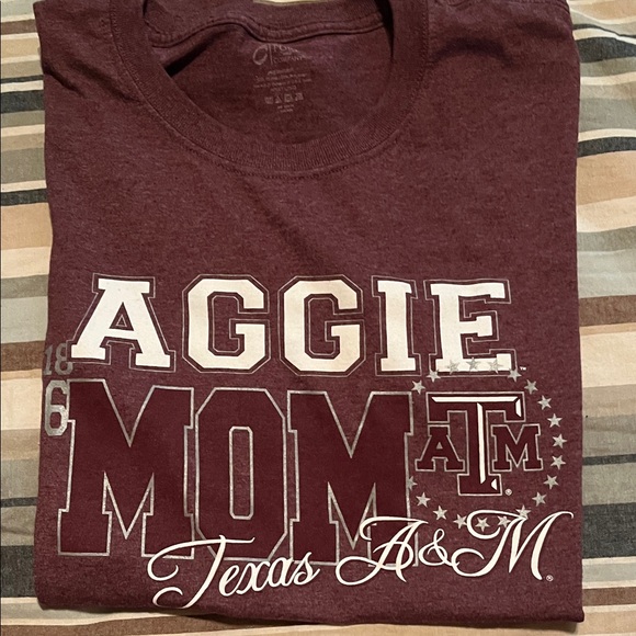 Aggie Mom Texas A&M Maroon T-Shirts - Lot of 4, Size Large - Picture 2 of 9